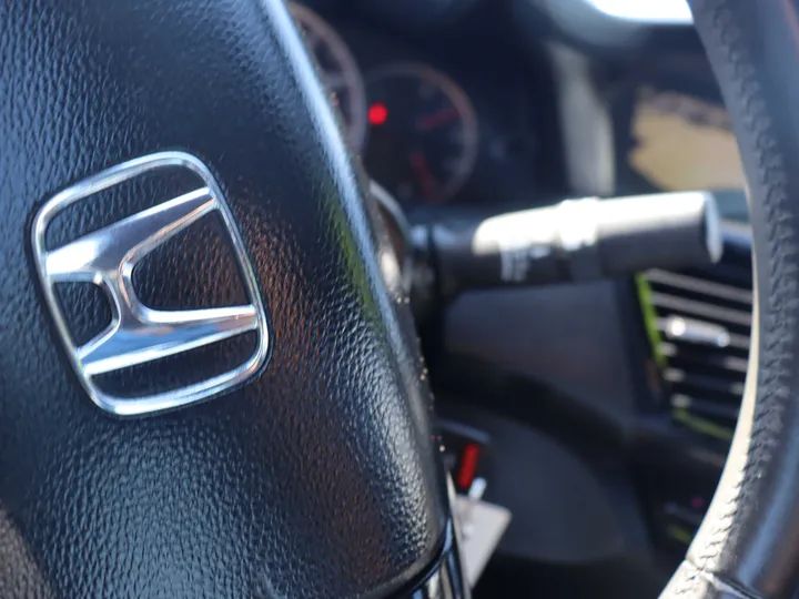 2016 HONDA ACCORD Image 48