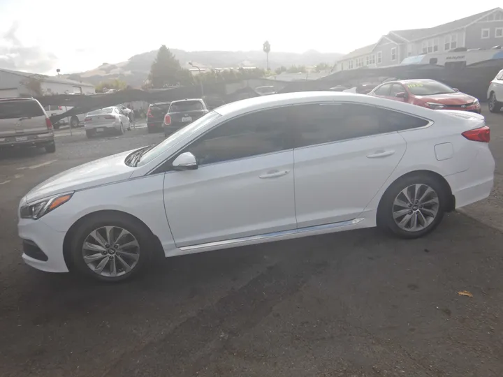 2015 HYUNDAI SONATA Image 2