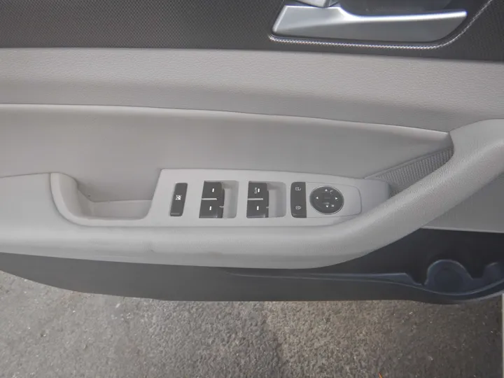 2015 HYUNDAI SONATA Image 24