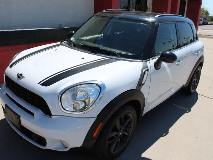 White, 2014 MINI Countryman Image 6