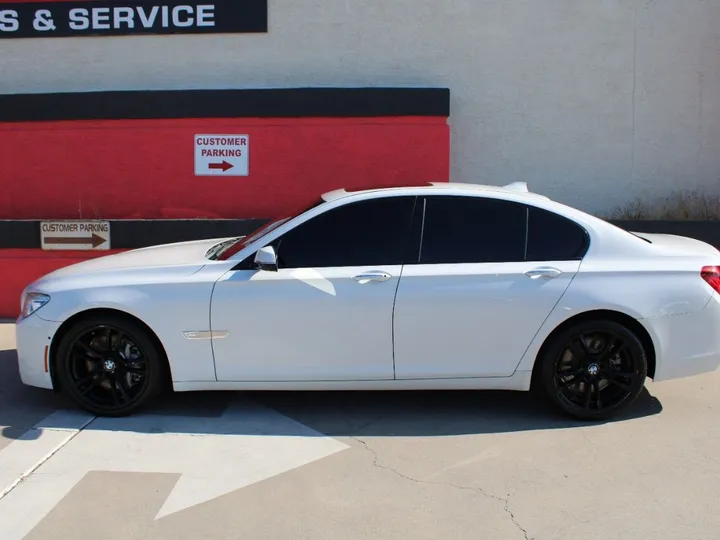 White, 2015 BMW 7 Series Image 2