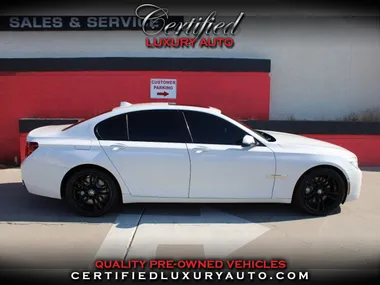 White, 2015 BMW 7 Series Image 8