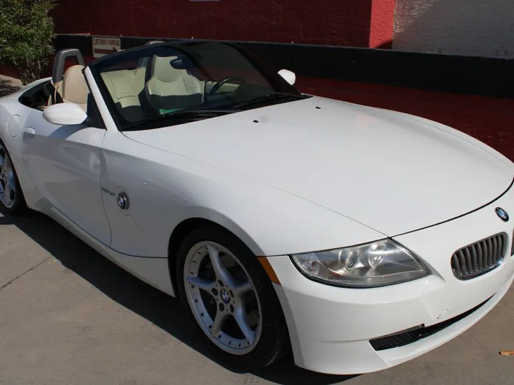 WHITE, 2007 BMW Z4 Image 4