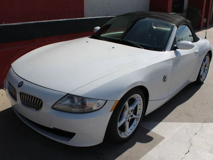 WHITE, 2007 BMW Z4 Image 13