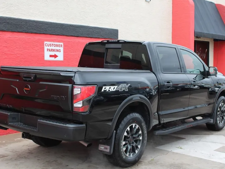 Black, 2021 Nissan Titan Image 7