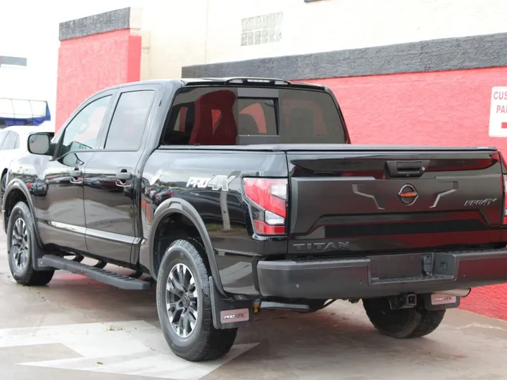 Black, 2021 Nissan Titan Image 8