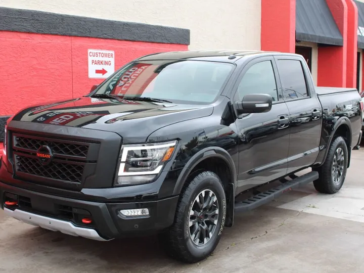 Black, 2021 Nissan Titan Image 6