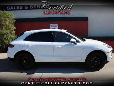 WHITE, 2016 Porsche Macan Image 5