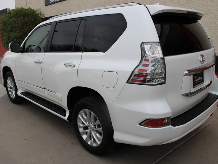 WHITE, 2019 Lexus GX 460 Image 10