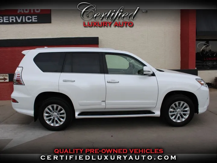 WHITE, 2019 Lexus GX 460 Image 1