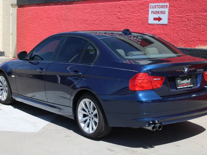 Blue, 2011 BMW 3 Series Image 8