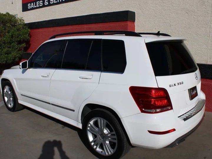 WHITE, 2015 Mercedes-Benz GLK Image 7