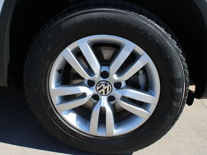 WHITE, 2015 Volkswagen Tiguan Image 18