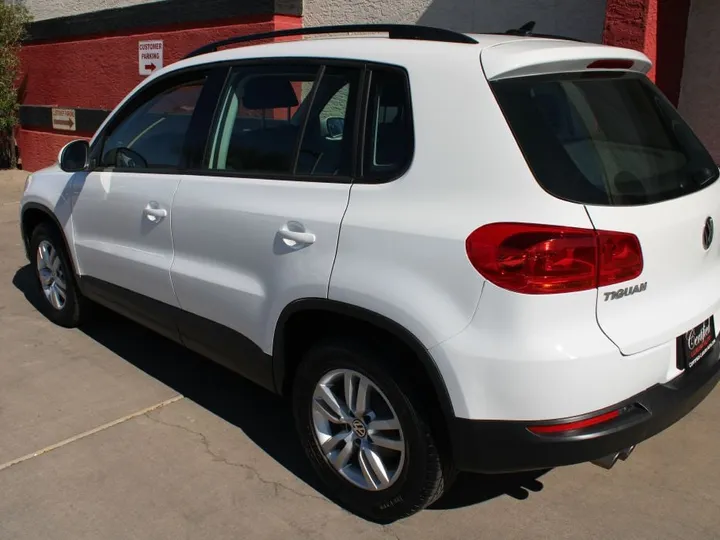 WHITE, 2015 Volkswagen Tiguan Image 8