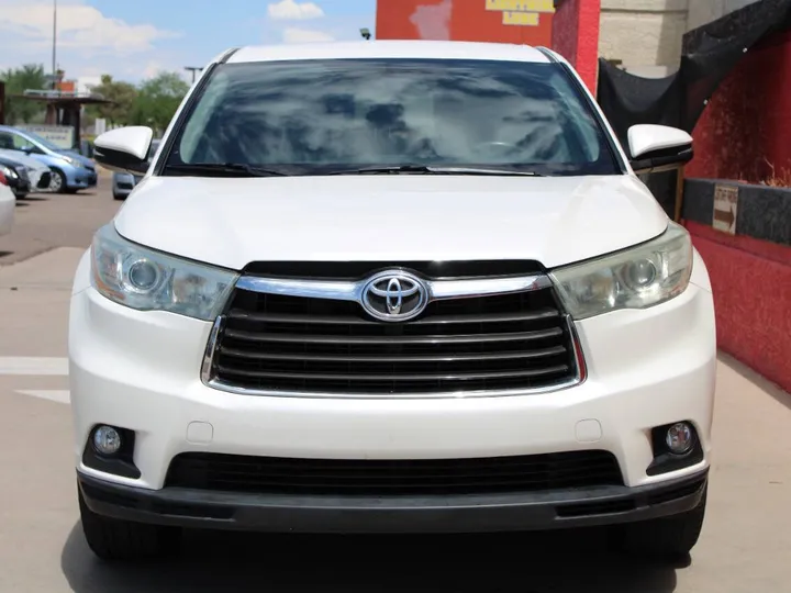 White, 2015 Toyota Highlander Image 3