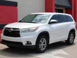 White, 2015 Toyota Highlander Thumnail Image 7