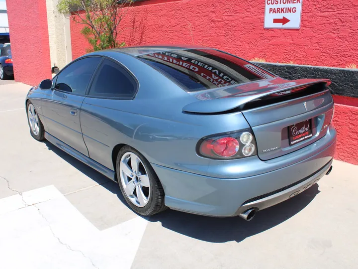 Gray, 2006 Pontiac GTO Image 8