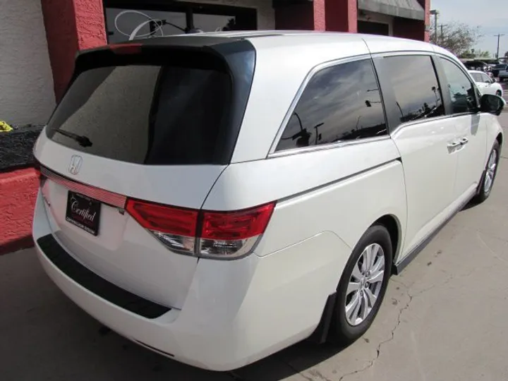 WHITE, 2016 Honda Odyssey Image 7