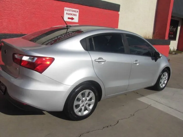 Silver, 2017 Kia Rio Image 7