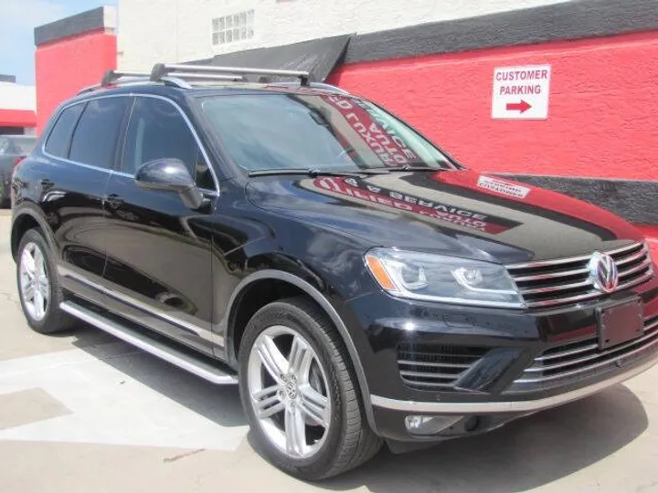 Black, 2016 Volkswagen Touareg Image 5
