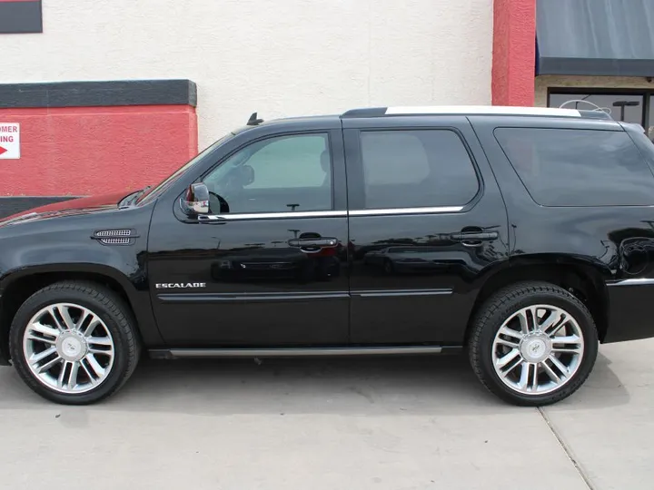 BLACK, 2014 Cadillac Escalade Image 2