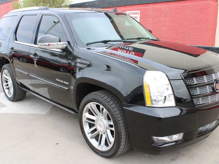 BLACK, 2014 Cadillac Escalade Image 6