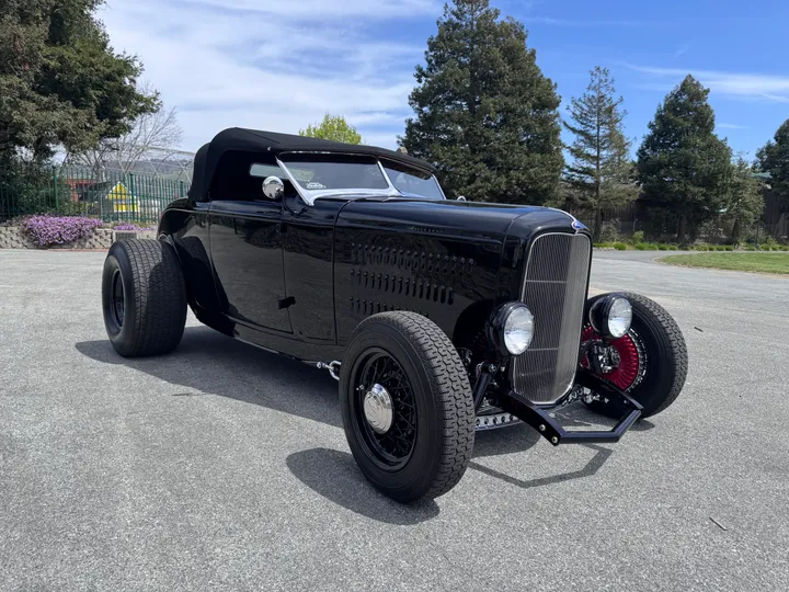 BLACK, 1932 FORD ROADSTER Image 4