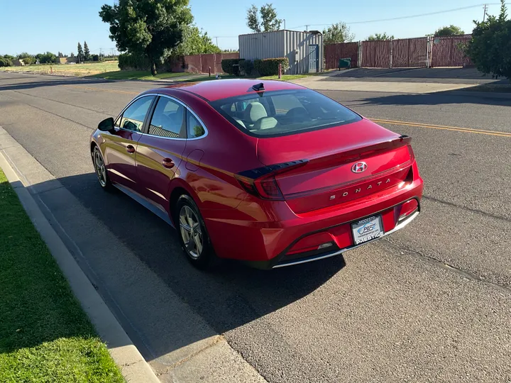 RED, 2021 HYUNDAI SONATA Image 9