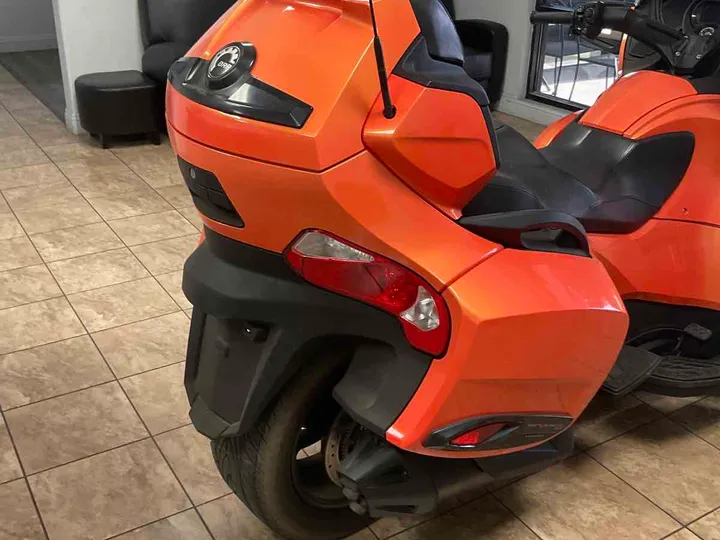 ORANGE, 2019 CANA SPYDER Image 14