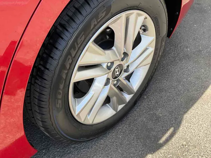 RED, 2020 HYUNDAI ELANTRA Image 19