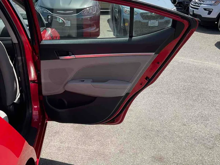 RED, 2020 HYUNDAI ELANTRA Image 30