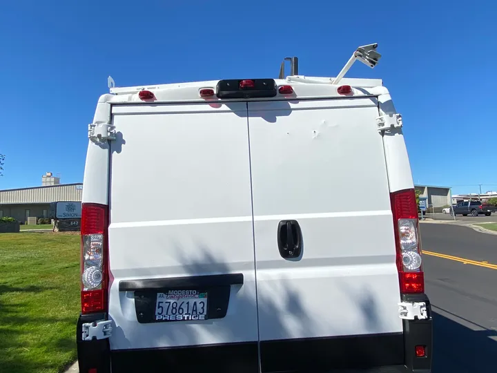 WHITE, 2020 RAM PROMASTER CARGO VAN Image 3