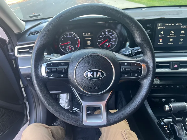 N / A, 2021 KIA K5 Image 11