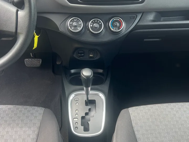 N / A, 2015 TOYOTA YARIS Image 13