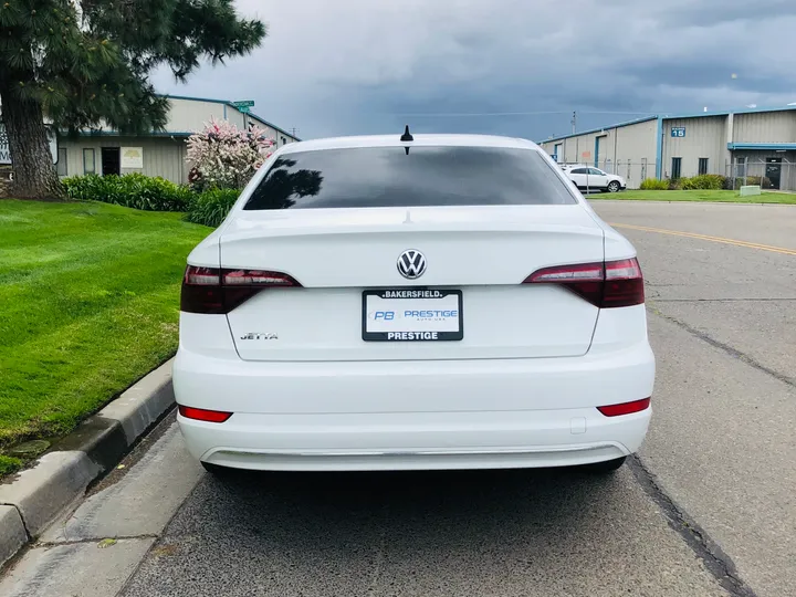 WHITE, 2021 VOLKSWAGEN JETTA Image 3