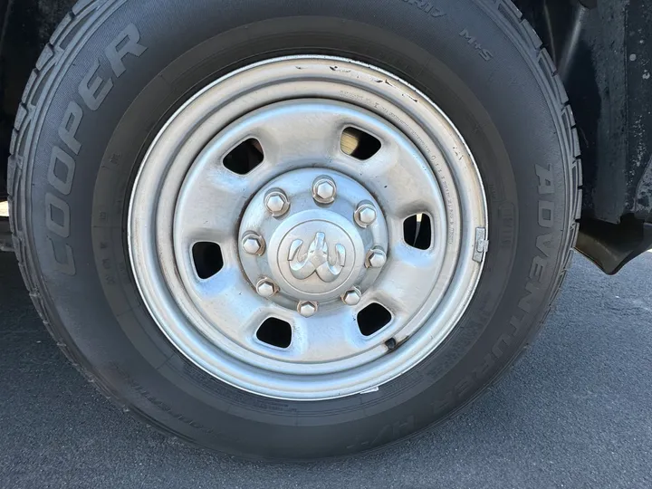 BEIGE, 2018 RAM 2500 REGULAR CAB Image 9