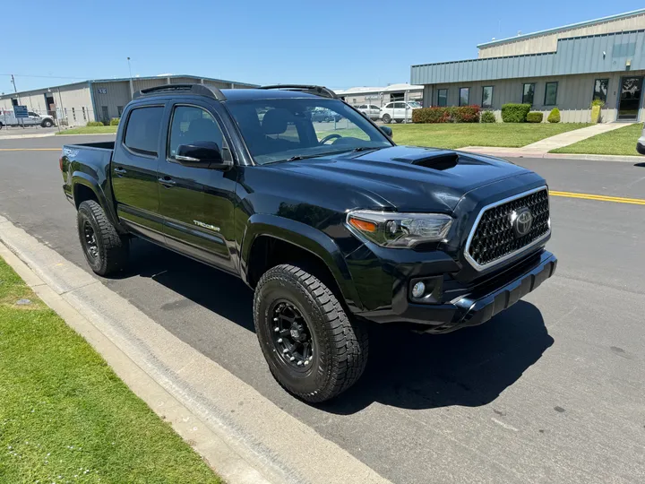 N / A, 2018 TOYOTA TACOMA DOUBLE CAB Image 2