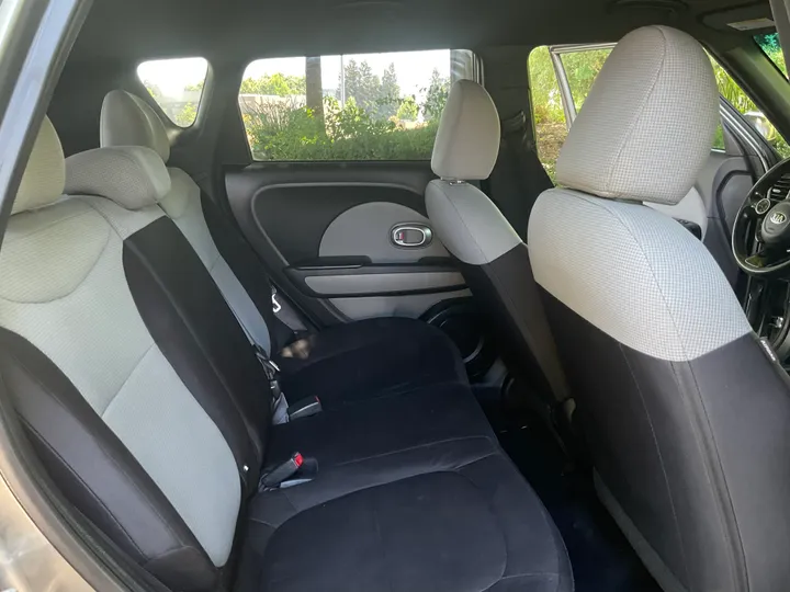 GRAY, 2016 KIA SOUL Image 18