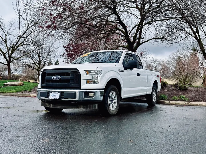 WHITE, 2017 FORD F150 SUPER CAB Image 2