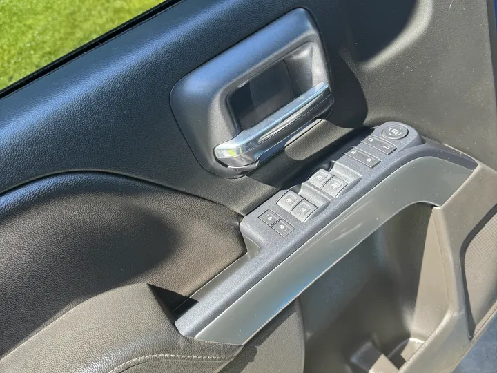 N / A, 2018 CHEVROLET SILVERADO 1500 CREW CAB Image 6