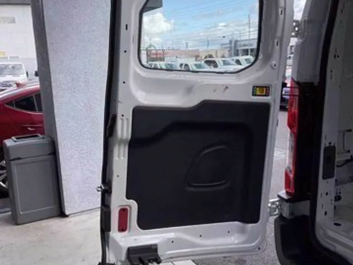 WHITE, 2020 FORD TRANSIT 250 CARGO VAN Image 17