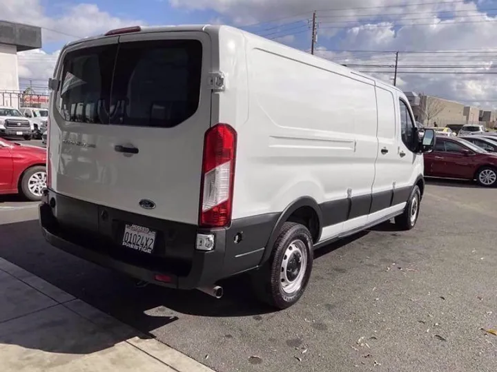 WHITE, 2020 FORD TRANSIT 250 CARGO VAN Image 13