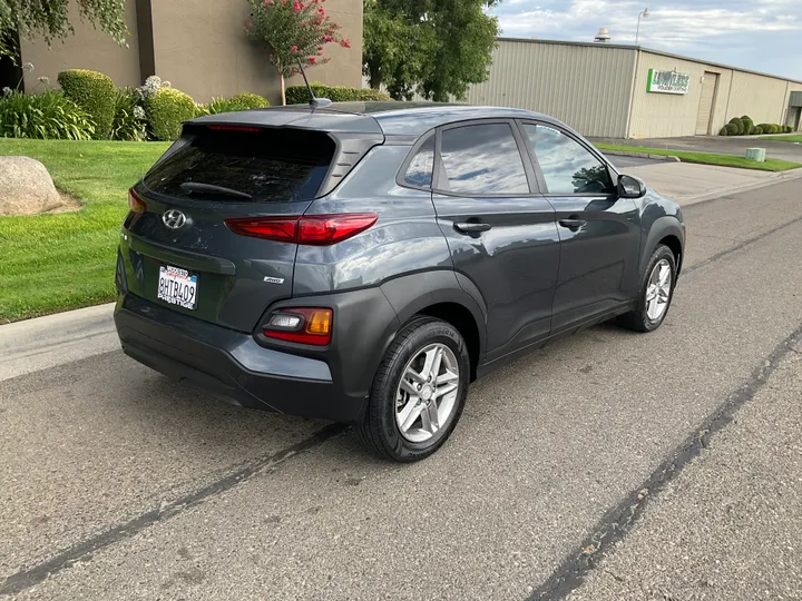 GRAY, 2018 HYUNDAI KONA Image 7