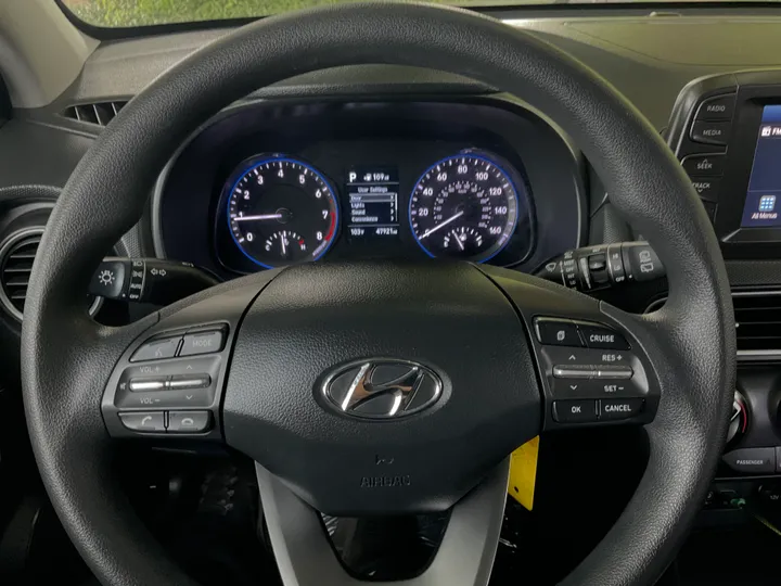 GRAY, 2018 HYUNDAI KONA Image 9