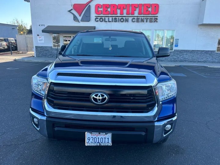 N / A, 2015 TOYOTA TUNDRA CREWMAX Image 2