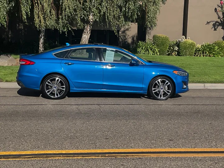 BLUE, 2020 FORD FUSION Image 2