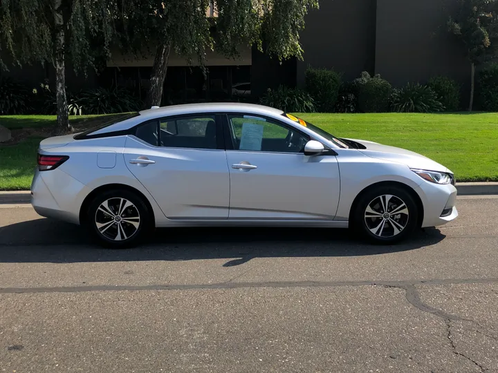 SILVER, 2022 NISSAN SENTRA Image 3