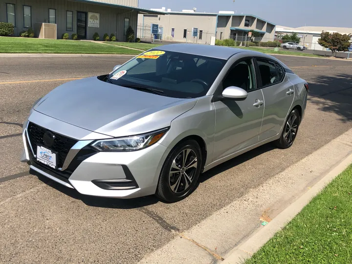 SILVER, 2022 NISSAN SENTRA Image 4