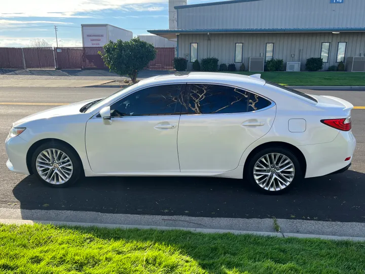 N / A, 2015 LEXUS ES Image 8