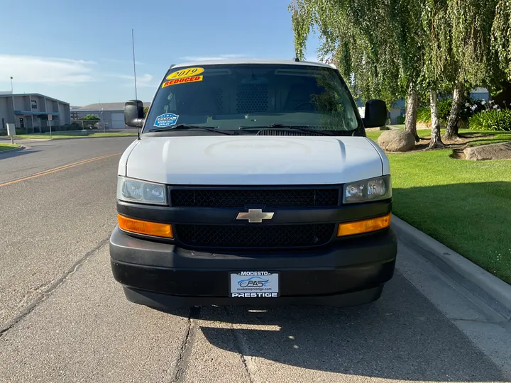 WHITE, 2019 CHEVROLET EXPRESS 2500 CARGO Image 4